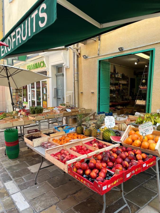 Studio 30m2 Rue piétonne Coeur de Hyères Exterior foto